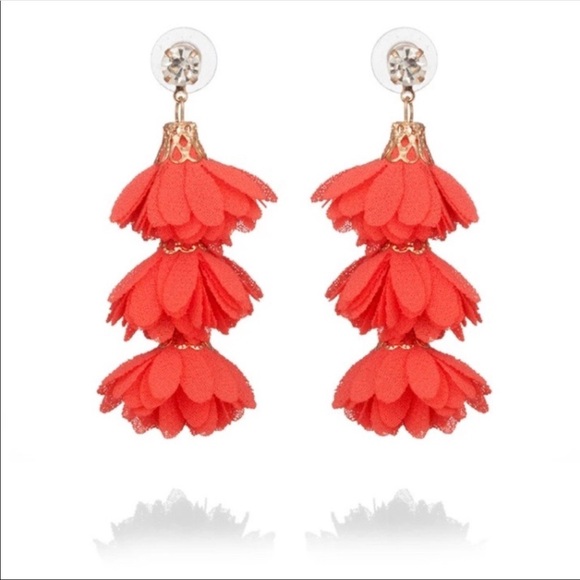 Flower Petal Layered Tassel Earrings - Picture 2 of 8